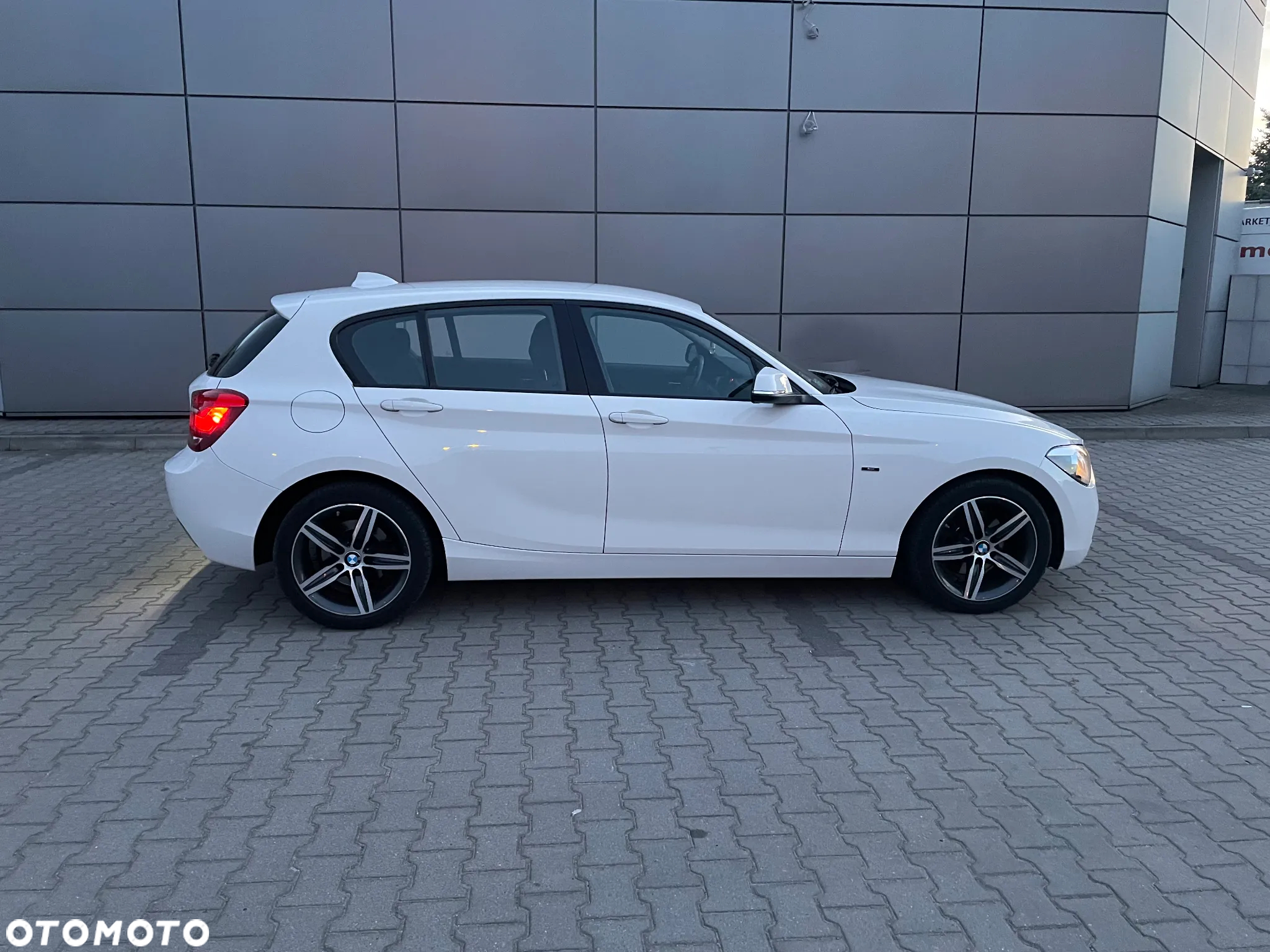 BMW Seria 1 118i - 13