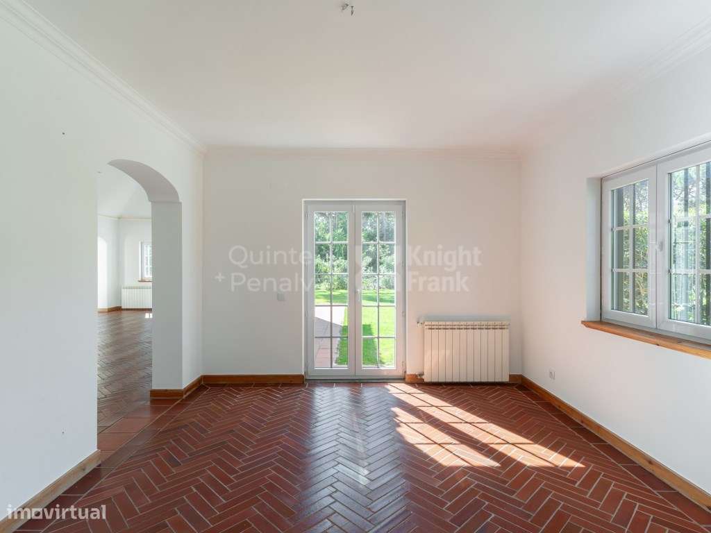 Moradia T6 com jardim e piscina para arrendamento em Cascais - Grande imagem: 4/31