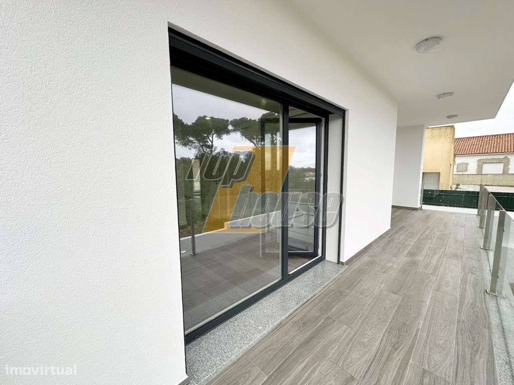 Moradia Isolada T4 Sobreda-19