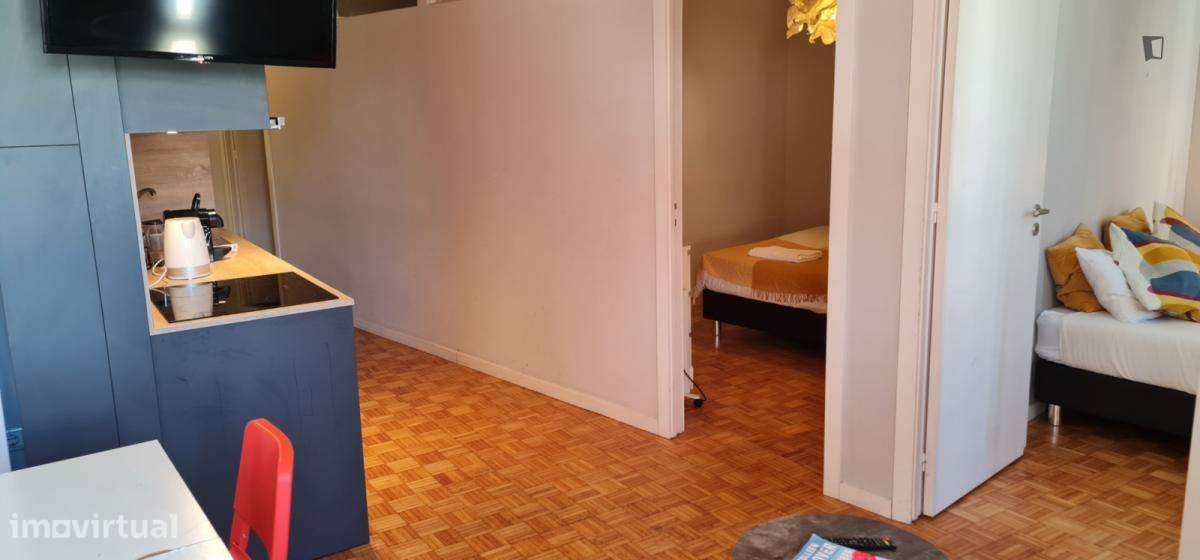 Apartamento com 3 quartos - localizado em Cedofeita Porto - Grande imagem: 2/6