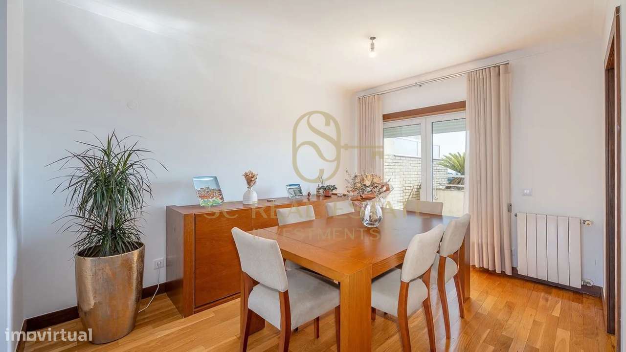 Exclusivo T2 Duplex Recuado, Último Piso, 2 Terraços, Cedofeita-8