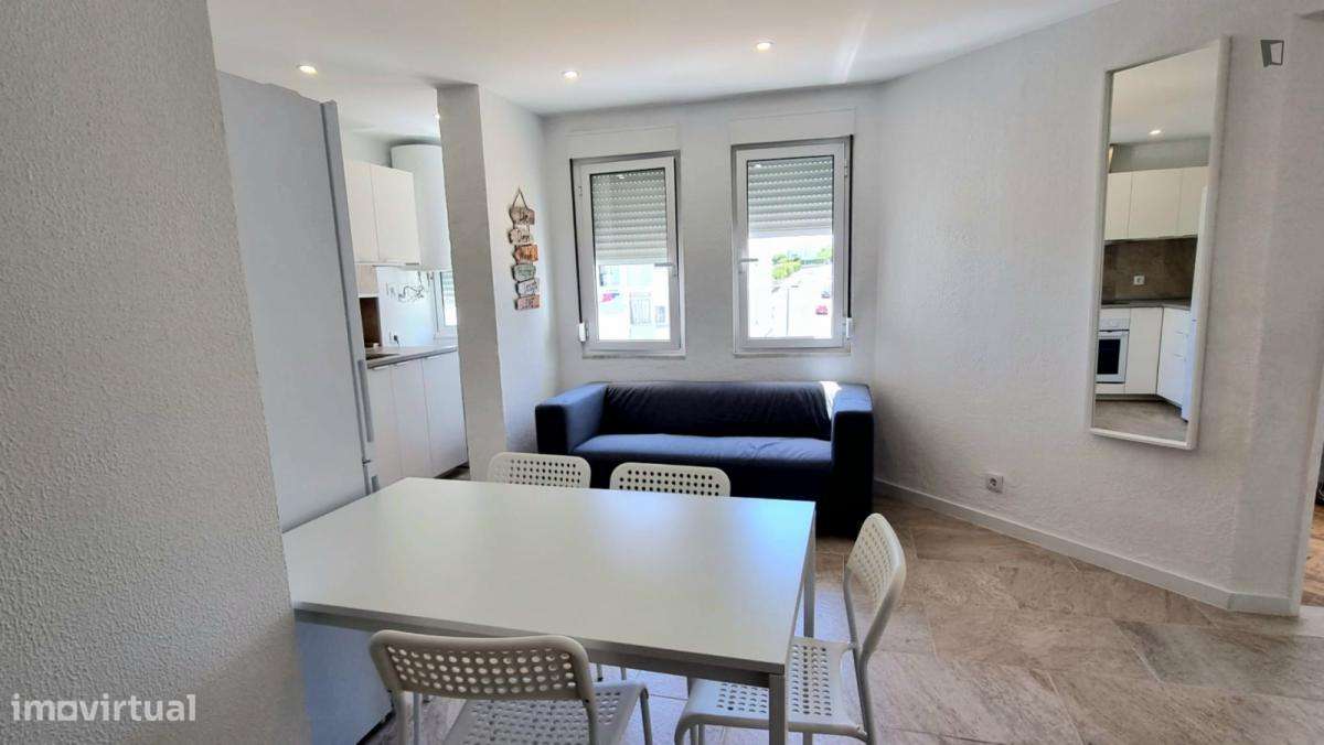 Quarto - localizado em Olivais Lisbon - Grande imagem: 5/9