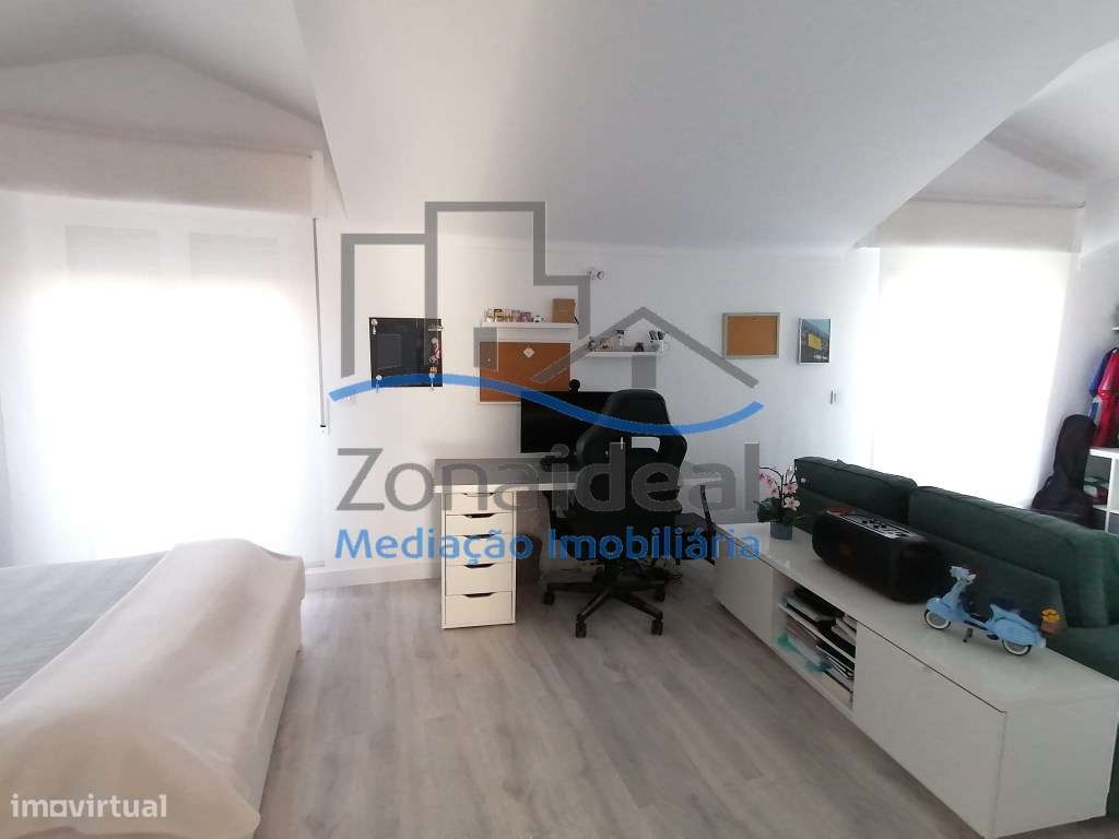 Apartamento T3 Duplex com parqueamento 2 carros - Alenquer-19