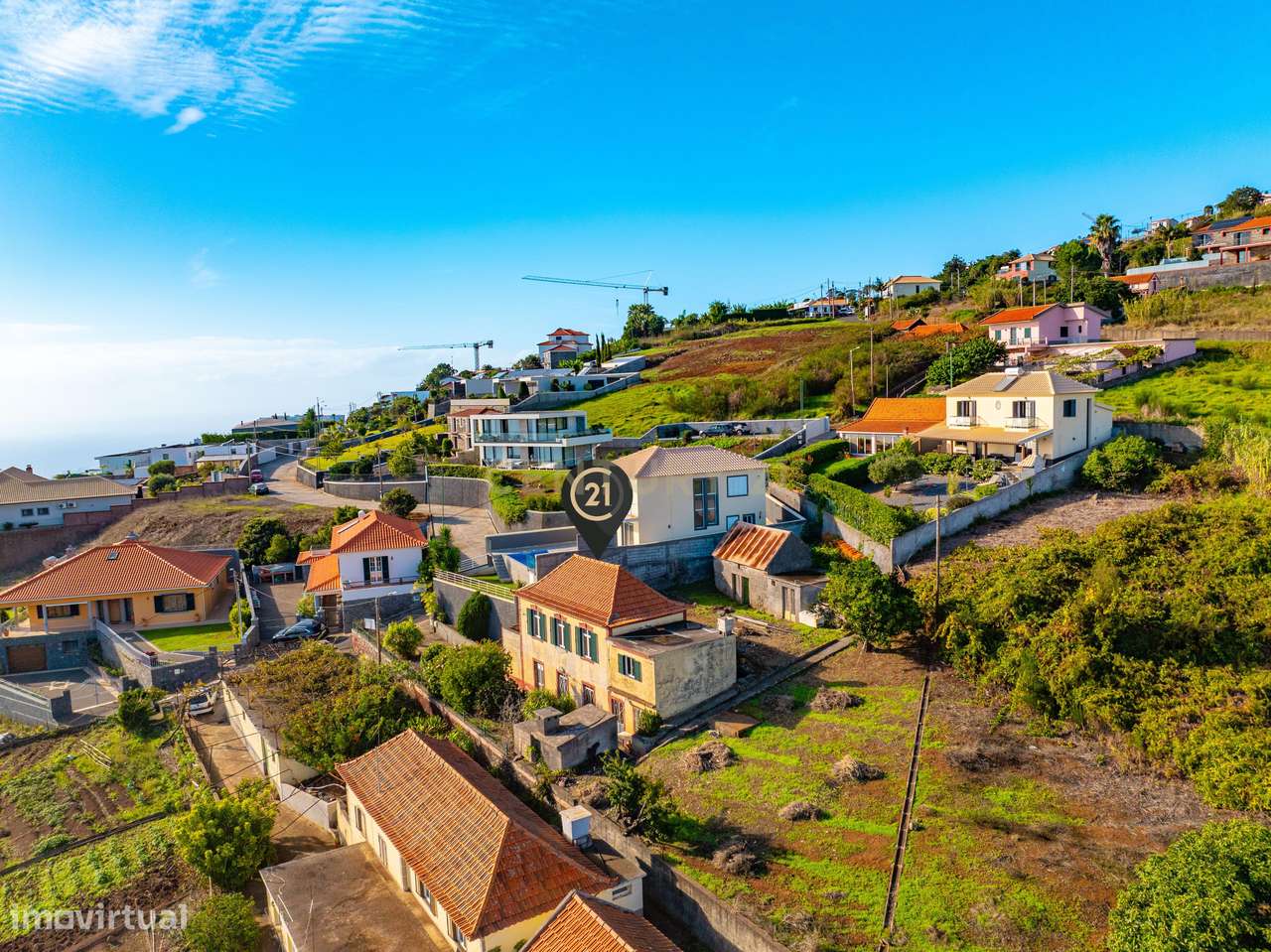 Moradia Tradicional nos Prazeres com Terreno e Vista Mar-27