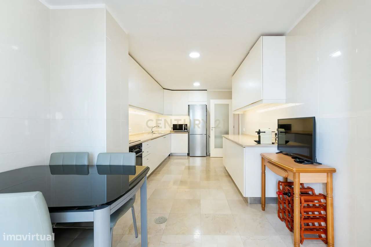 Fantástico Apartamento T3  | 212m² | Bessa | Boavista-1