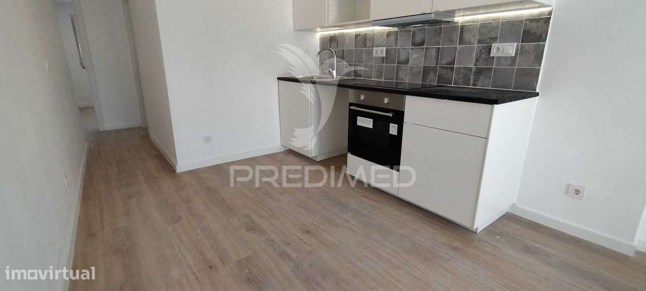 Apartamento T1+1 Remodelado em São João da Talha - Grande imagem: 3/15