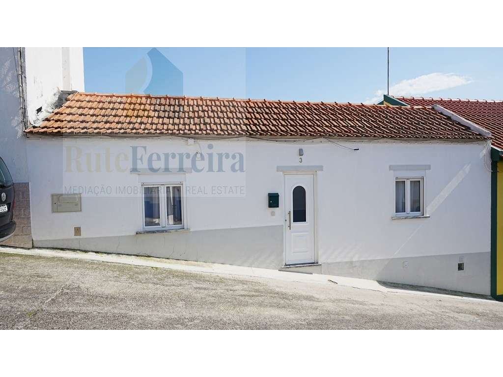 Moradia T2 com espaço exterior localizada junto à cidade de Torres ... - Grande imagem: 2/21