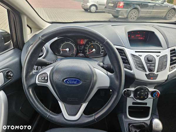 Ford Fiesta - 24