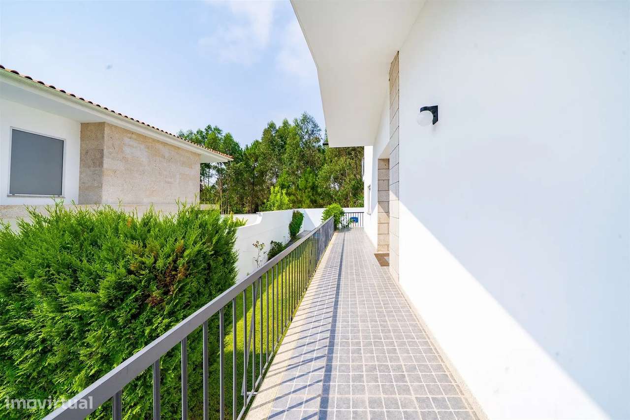 Moradia T4 com piscina nas Marinhas | Esposende-6
