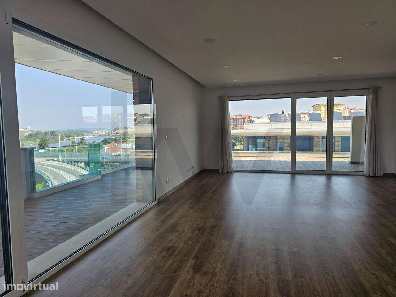 Penthouse t4 | Terraço com vista rio | 267 m2 Area | Garagem dupla | A - Grande imagem: 5/22