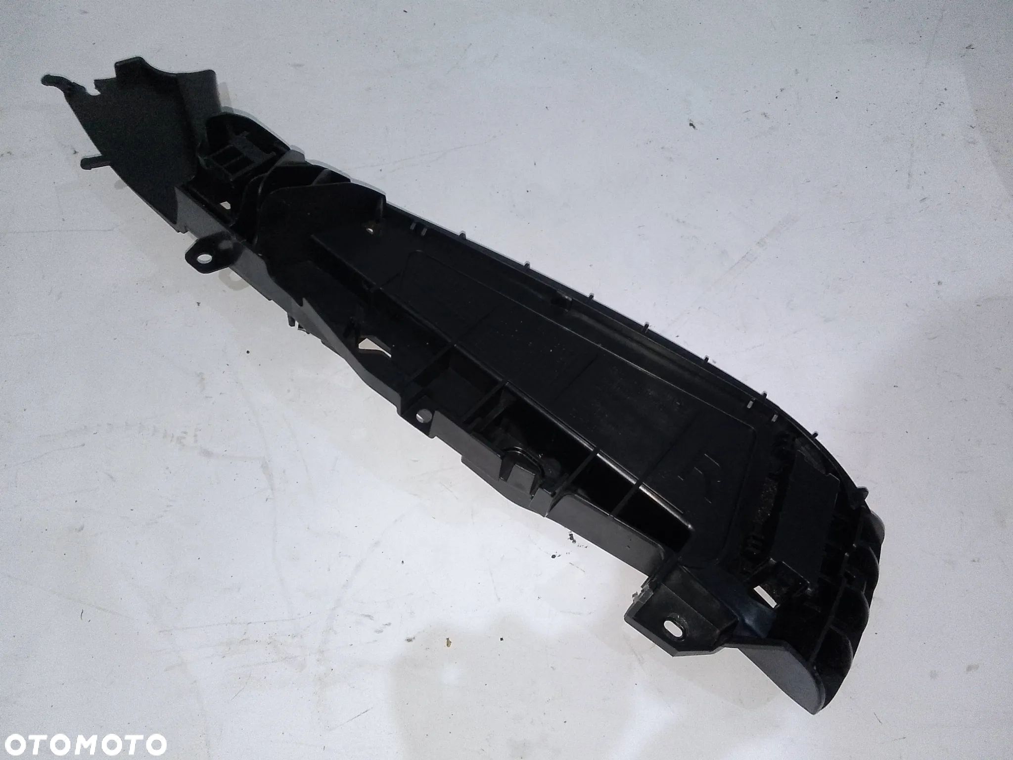 Łapa wspornik fotela prawy BMW  G11 G12 F10 F11 LIFT 7317458 - 1