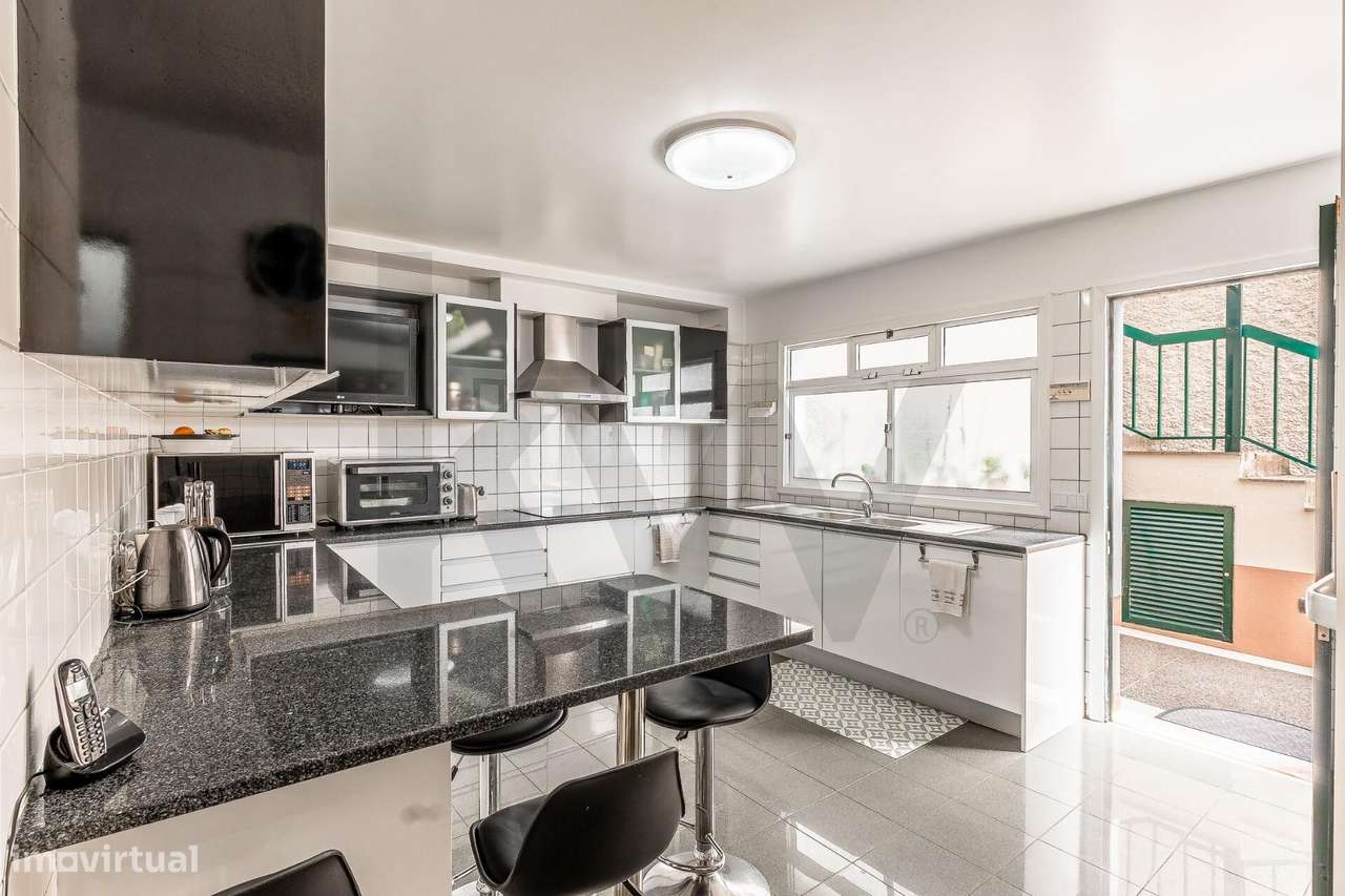 Moradia T4 com 258m2 no Garajau ,Piscina, Vista Mar Panorâmica e Garag - Grande imagem: 5/56