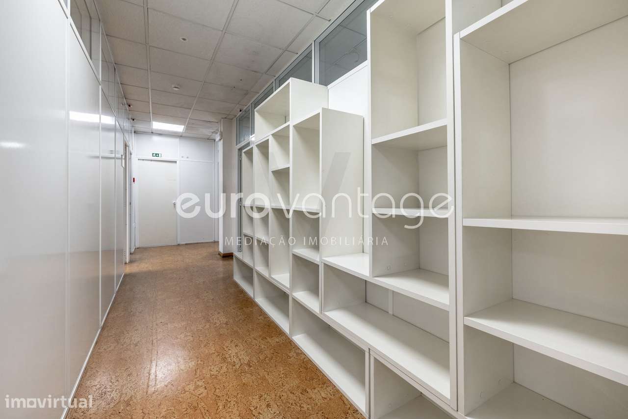 Espaço Comercial / Armazém com 700 m² a 5 minutos de Leiria-40