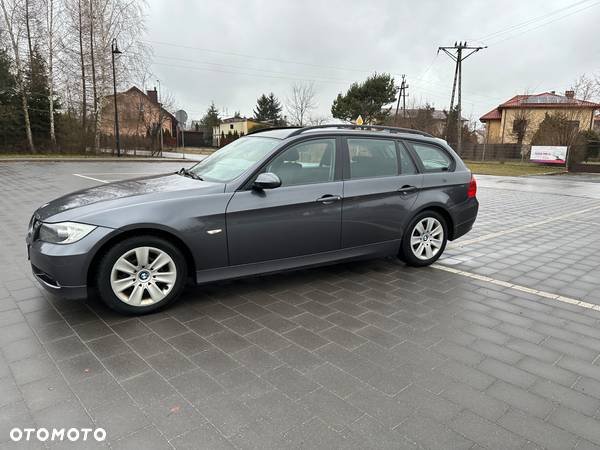 BMW Seria 3 320d DPF Touring - 22