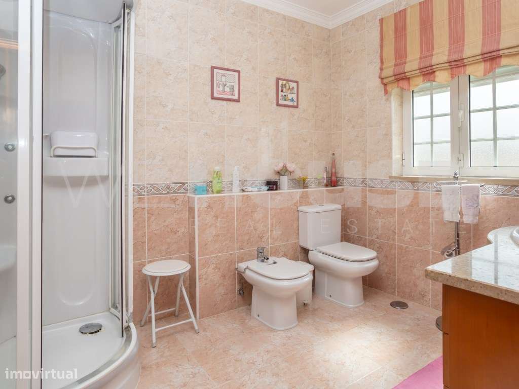 Moradia T4 com 280 m2, inserida em terreno com 2500 m2 em Palmela-20