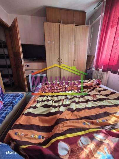 Vand apartament 2 camere, decomandat in zona Codrii Neamtului –-4