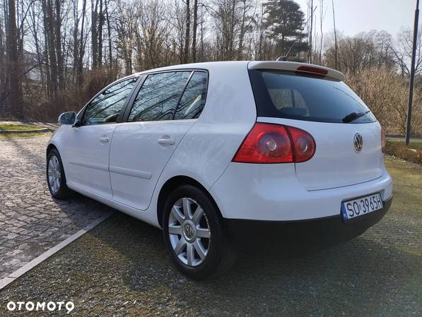 Volkswagen Golf V 1.9 TDI DPF BlueMot Comfortline - 15