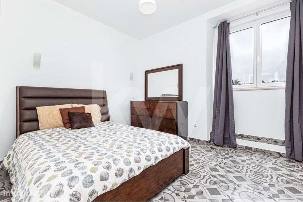 Casa com 2 Pisos para Serviços adaptada com 2 quartos em suite em Alca - Grande imagem: 3/22