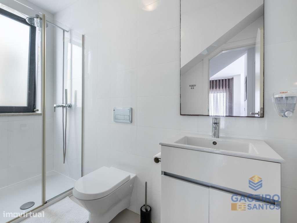 Moderna moradia T3 com piscina privativa-17