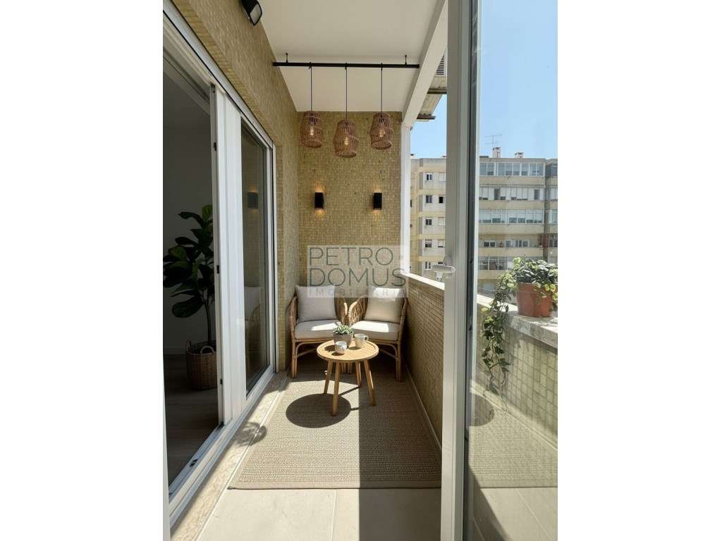 T1 TOTALMENTE RENOVADO COM GARAGEM E ARRECADAÇÃO - BENFICA - Grande imagem: 5/23