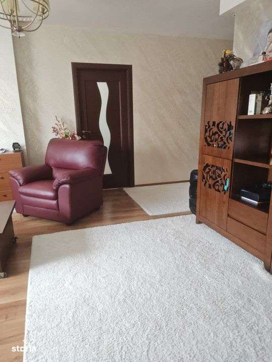 3 CAMERE | INEL 2 | BLOC 2015 - Imagine principală: 3/15