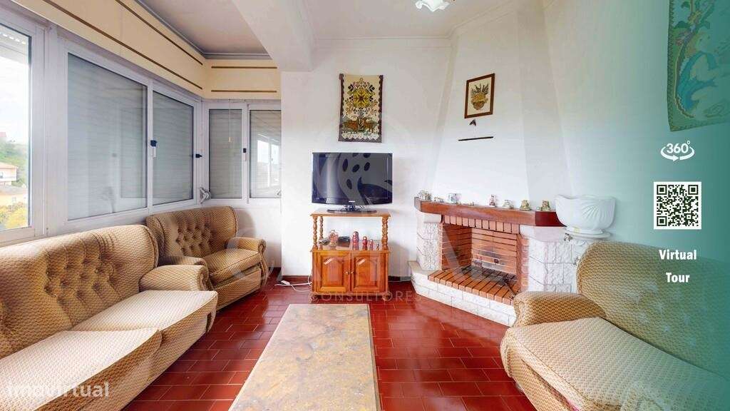 ✨ T2 com Entrada Independente e Espaço Exterior em Porto Salvo-30
