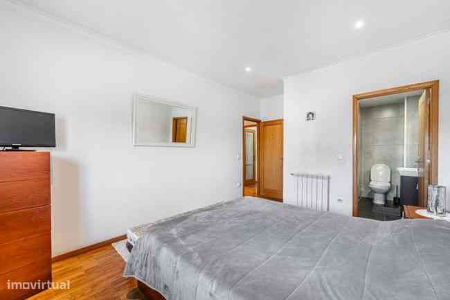 Apartamento T3 em Ponte - Guimarães-9