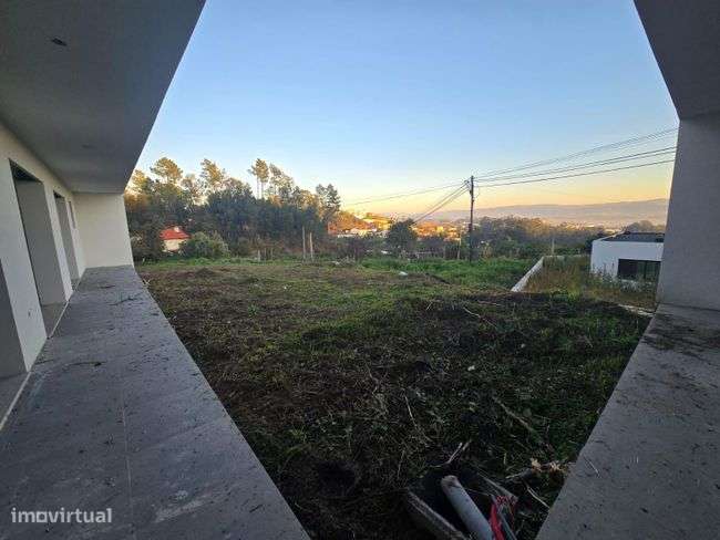 Moradia T4 Térrea em estrutura em Vila Verde - Grande imagem: 5/27