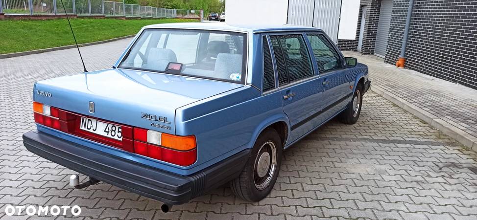 Volvo 744 - 8