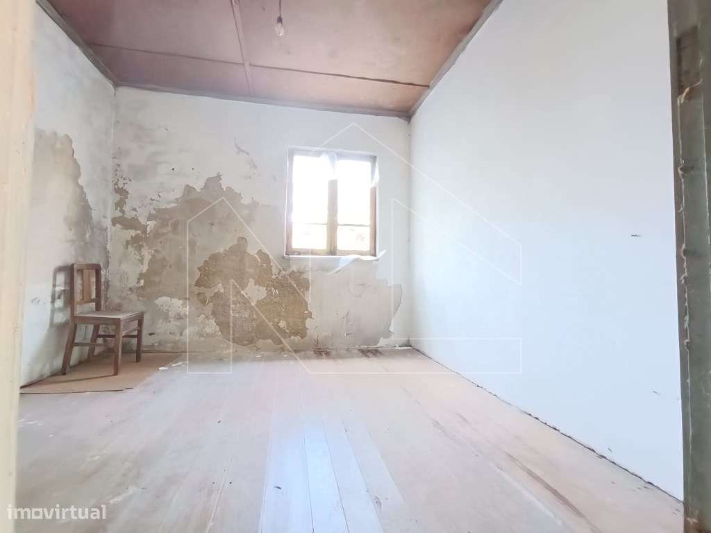 Moradia T3 para recuperar Valongo do Vouga-5