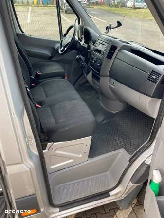 Mercedes-Benz Sprinter - 15