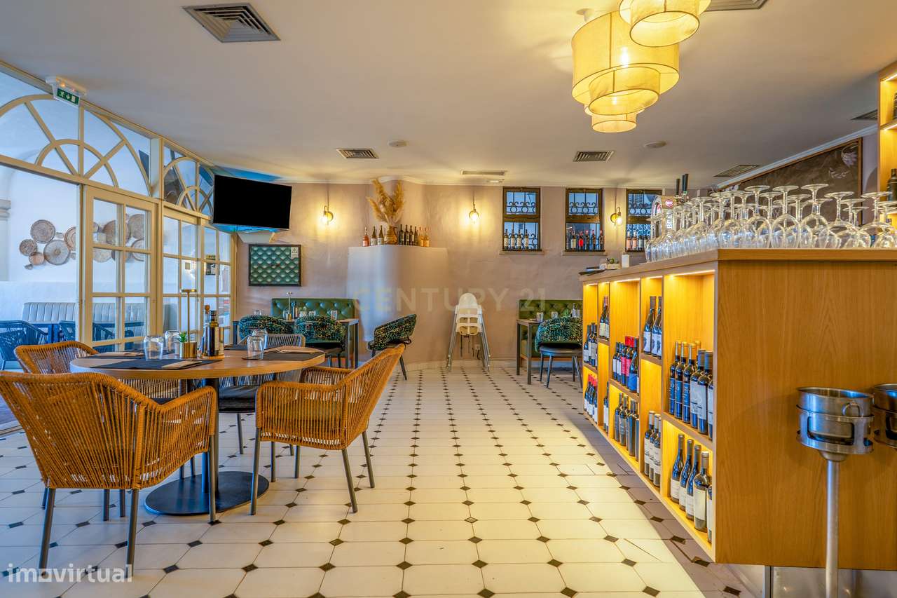 Restaurante “The Square” — Negócio em Funcionamento no Coração de Carv - Grande imagem: 5/25