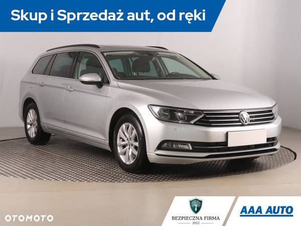 Volkswagen Passat - 2