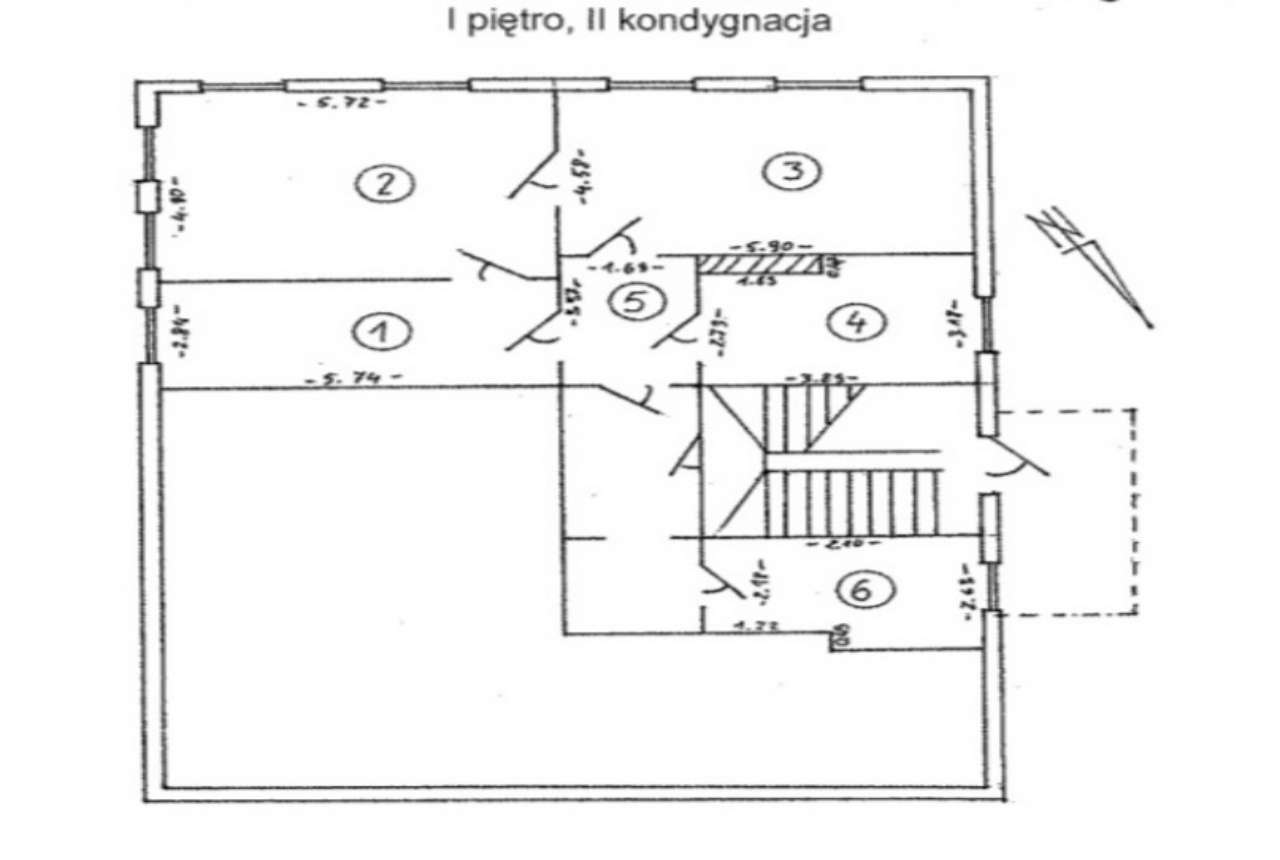 Przestronne mieszkanie z dużym potencjałem w centrum-3