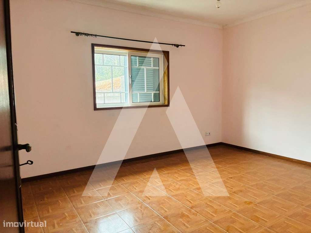 Moradia T4 com amplo pátio e garagem em Aveiro-12