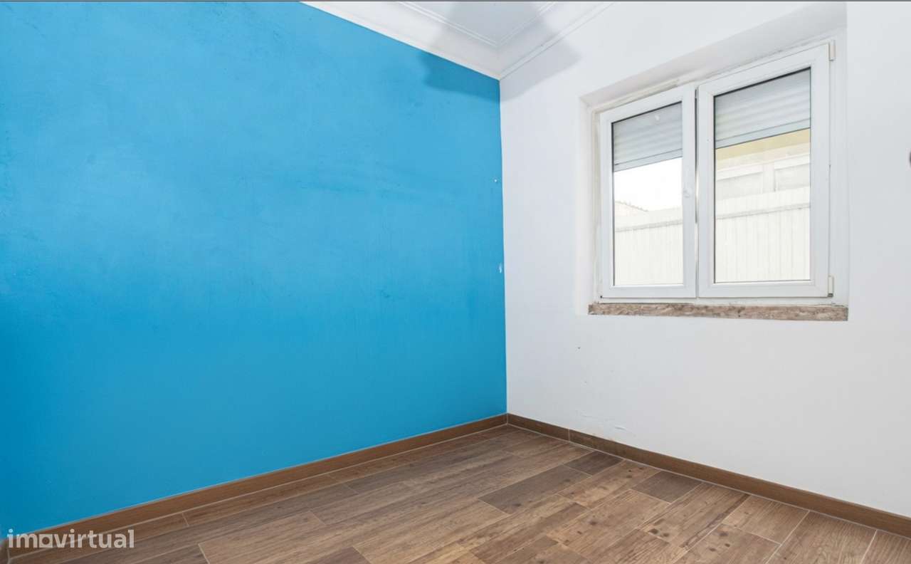Apartamento T2 na Penha de França em prédio com elevador-16