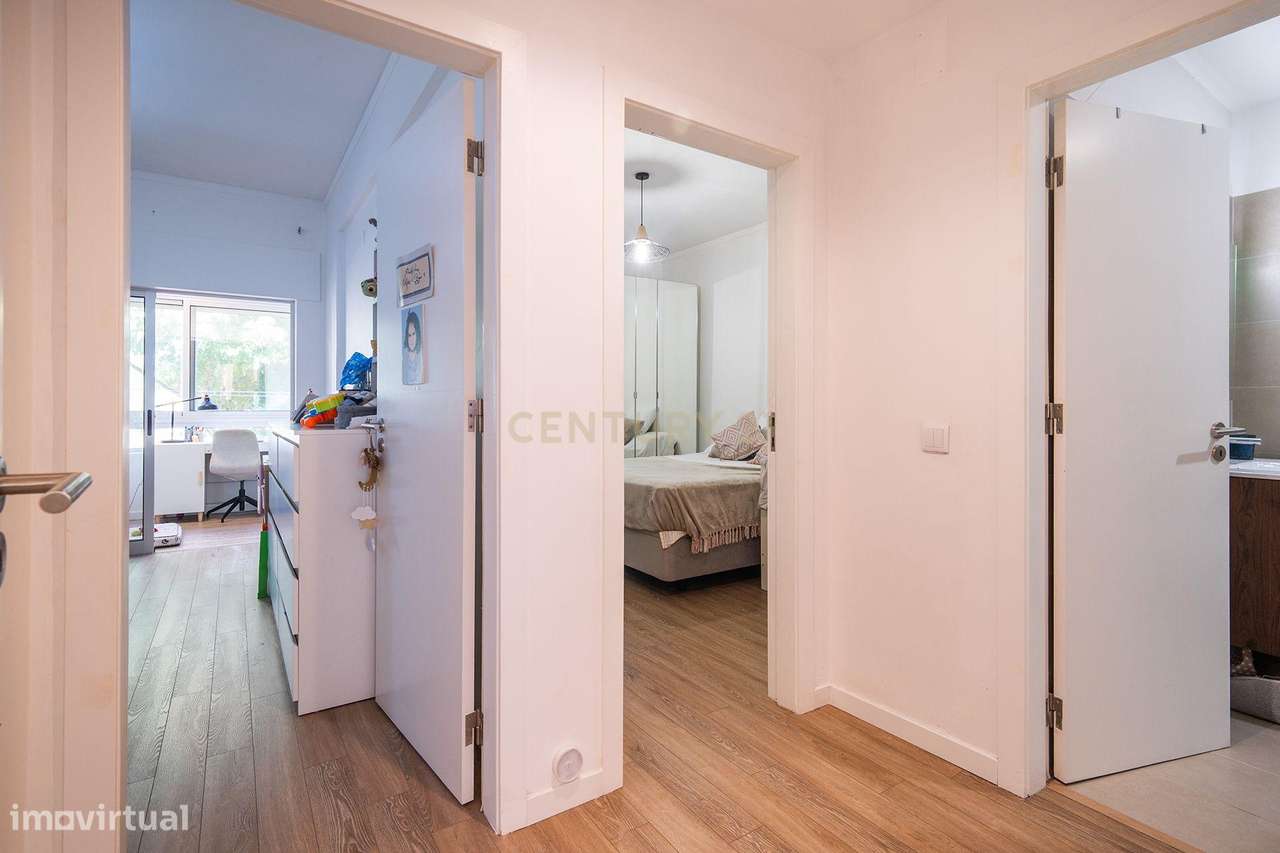 Apartamento Renovado T2 em Oeiras, ótimas áreas e com tudo perto de si-15