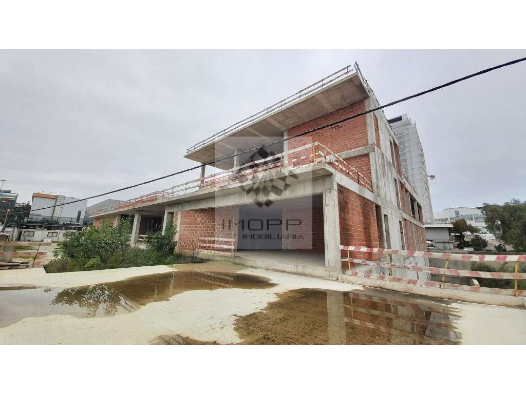 Armazém / Edifício 8.800m2 no Prior Velho - Grande imagem: 5/22