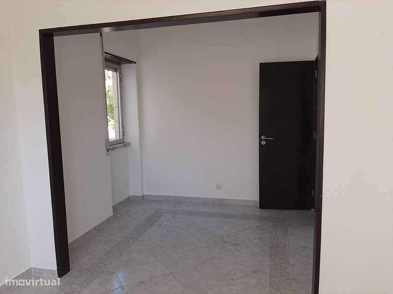 Baixa de Preço - Apartamento T2 Rio de Mouro - Grande imagem: 4/17