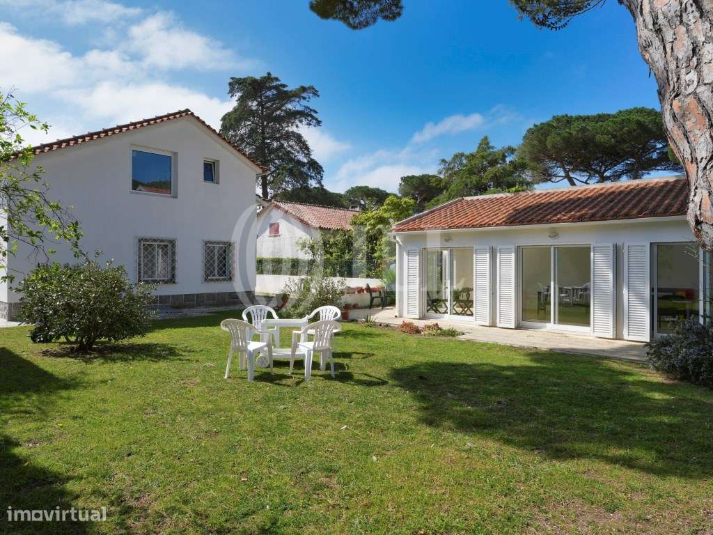 Moradia T4 com jardim no Banzão em Colares-55