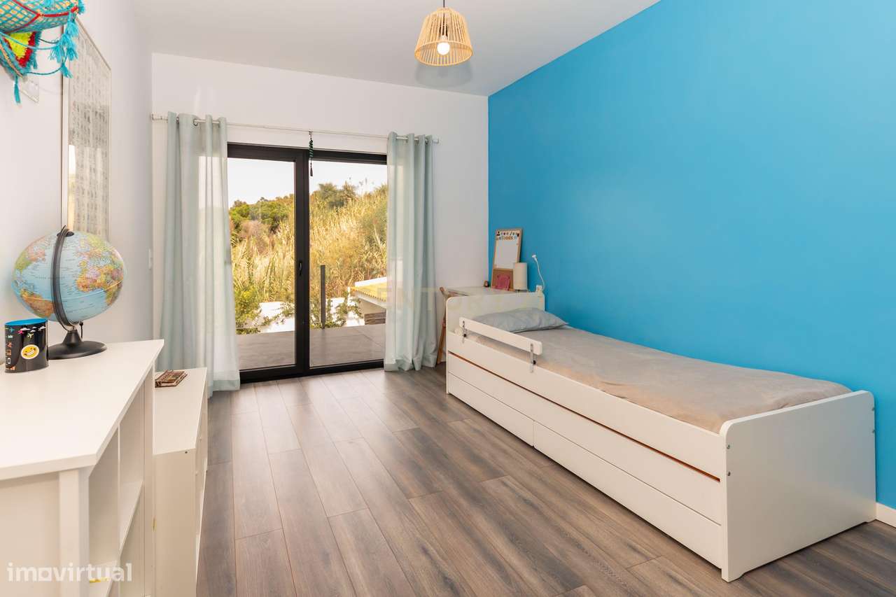 Moradia Isolada T4 de Prestígio – Bairro de São João, Sobreda-45