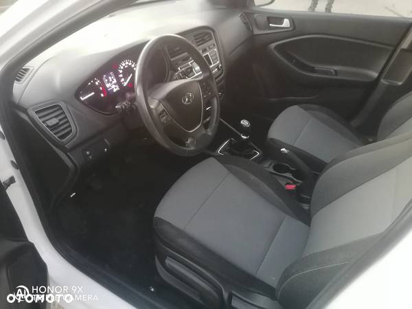 Hyundai i20 - 15