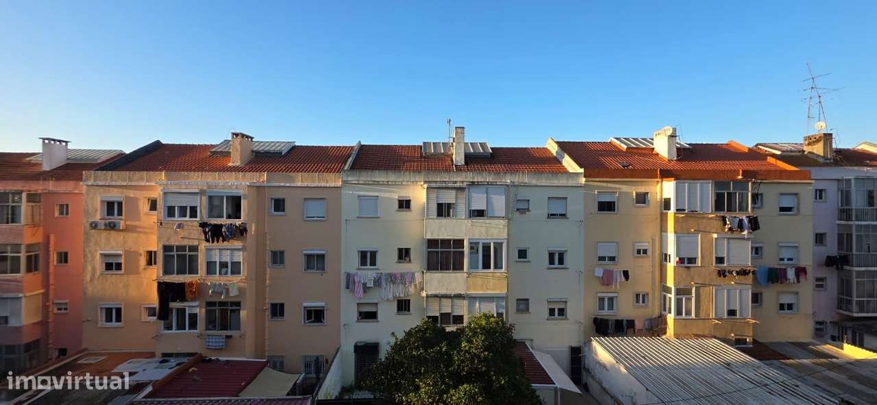 Apartamento T2 localizado na Venteira-8