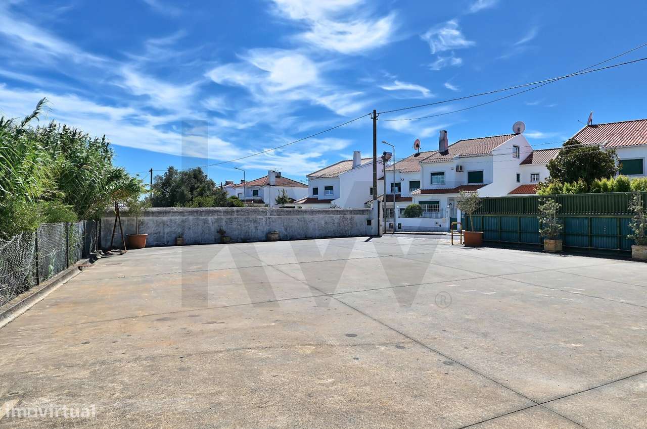 Lote de terreno para 3 moradias de luxo em Albarraque - Grande imagem: 3/36