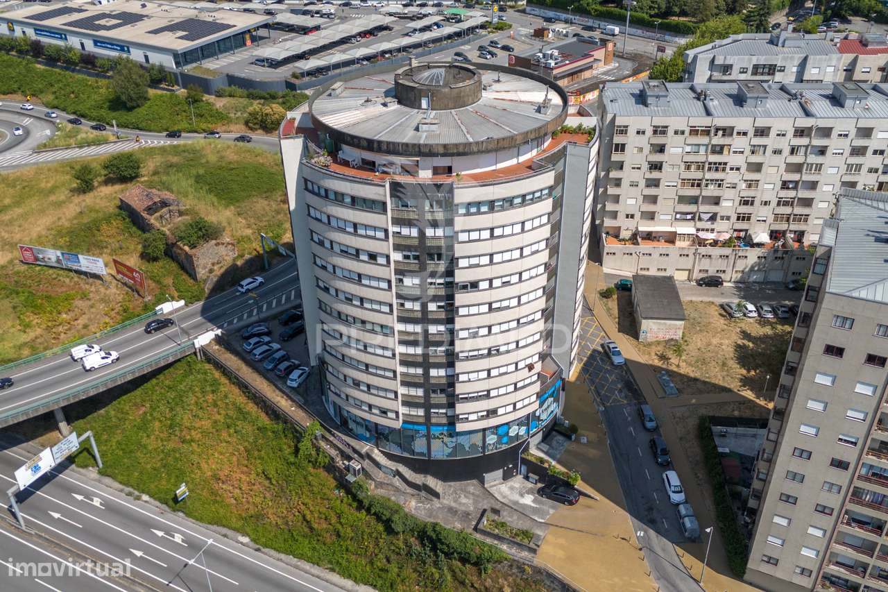 Apartamento T3 Renovado com 265m² no Centro de Braga – São Vicente... - Grande imagem: 5/40