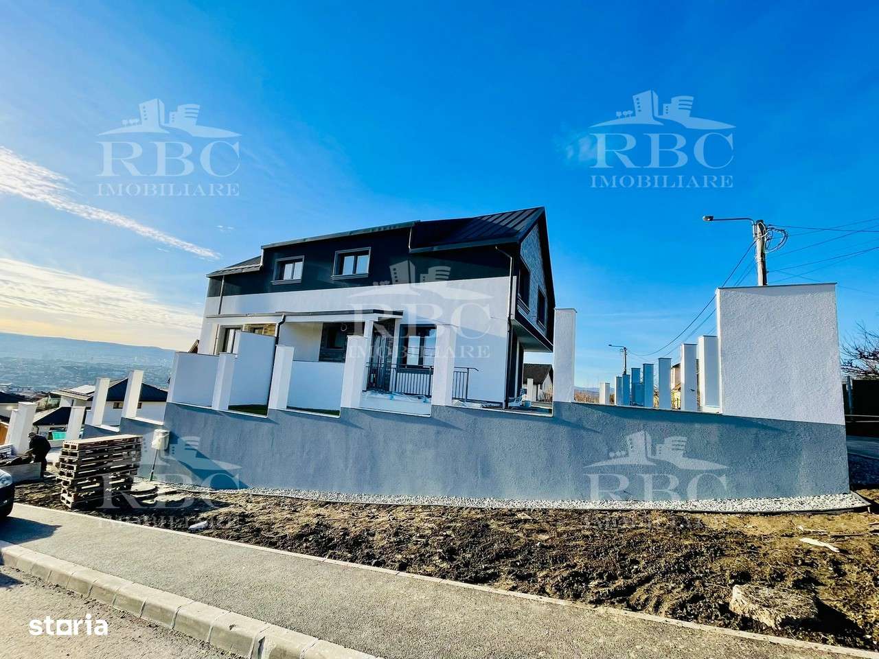 Casa cuplata in Dambu Rotund - Imagine principală: 5/8