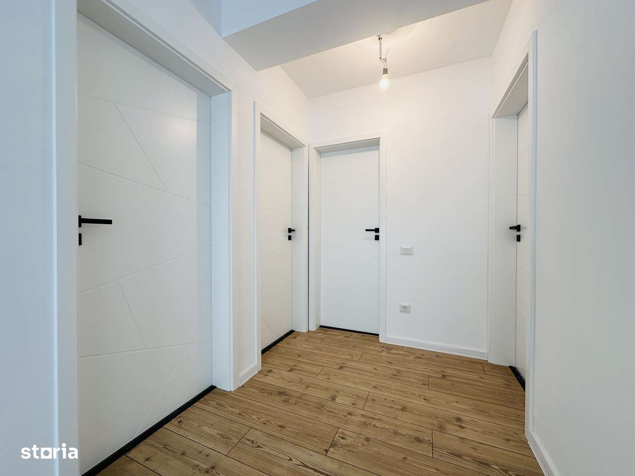 Casă Modernă de vânzare - 5 camere / 330 mp – Com. Berceni | 179.000 €-9