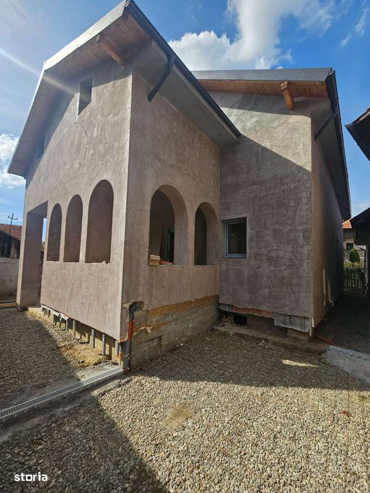 Casă de vânzare în Curtea de Argeș, str Oituz. - Imagine principală: 4/20