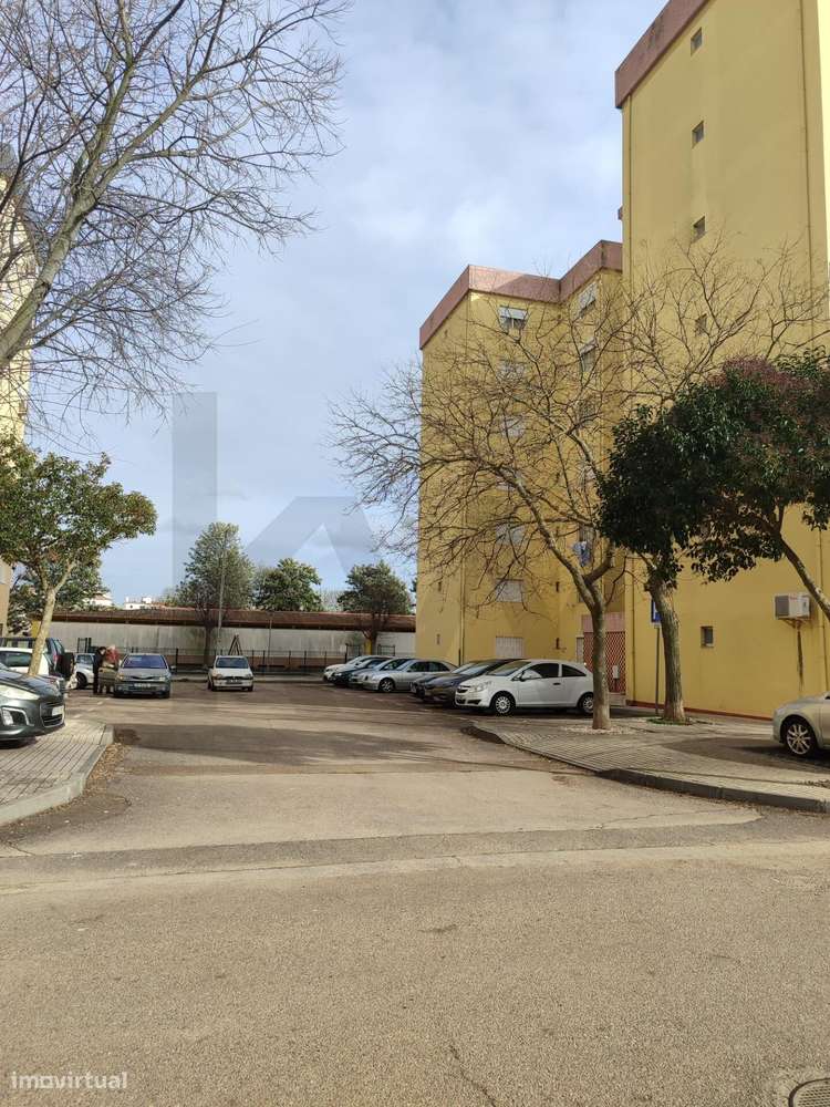 Apartamento T1 Pronto a Habitar com Vista Panorâmica – Bairro do Revol-21