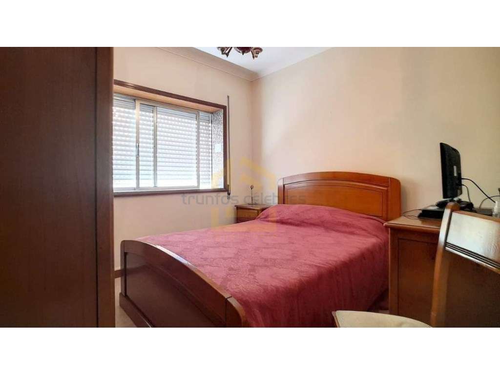 Moradia Bi-Familiar V7 nas Caxinas apenas 500 metros da praia e jun...-5